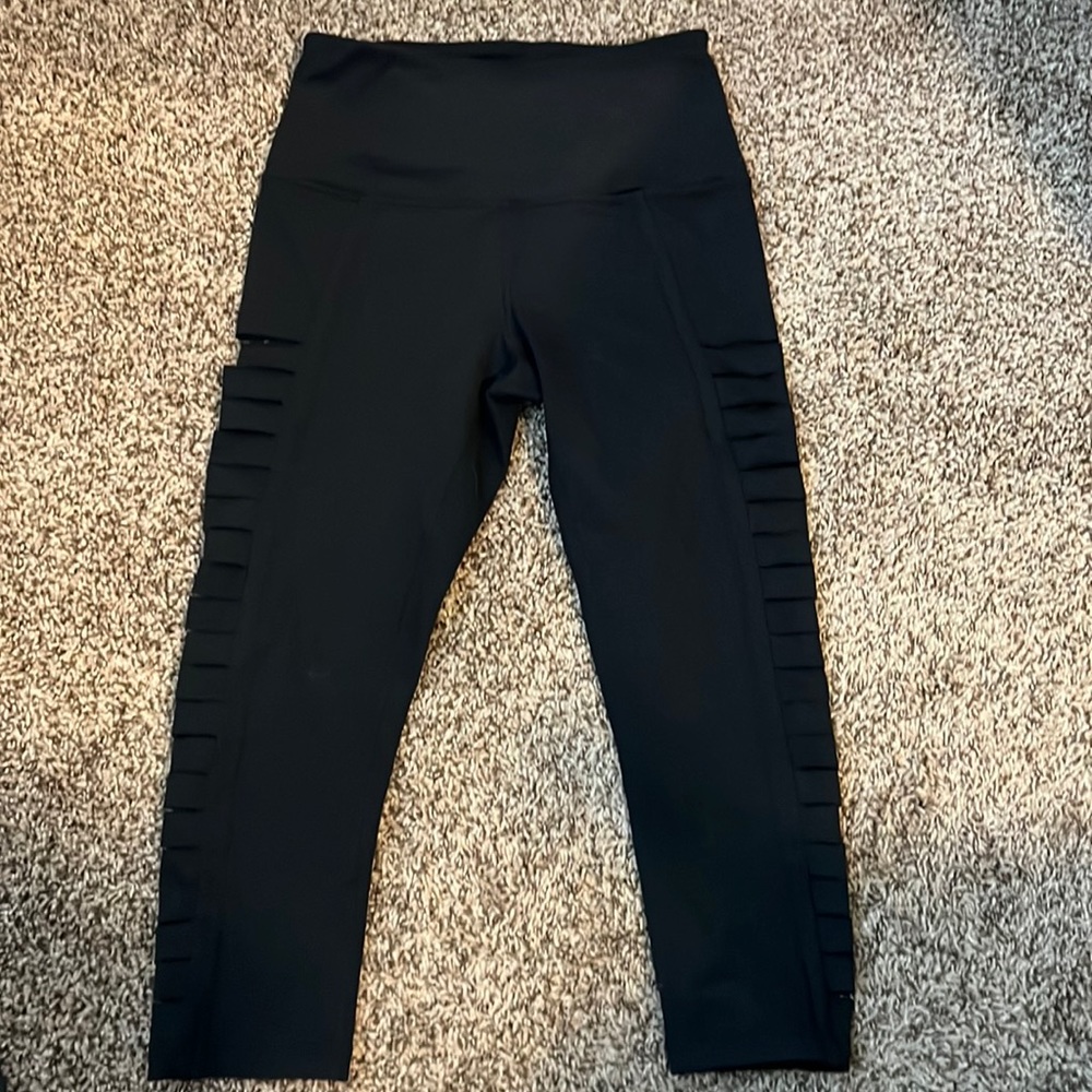 Zella Cropped Leggings Size Small